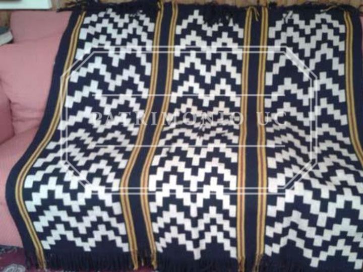 Poncho Külawirintrarükanmakuñ (Mapuche)